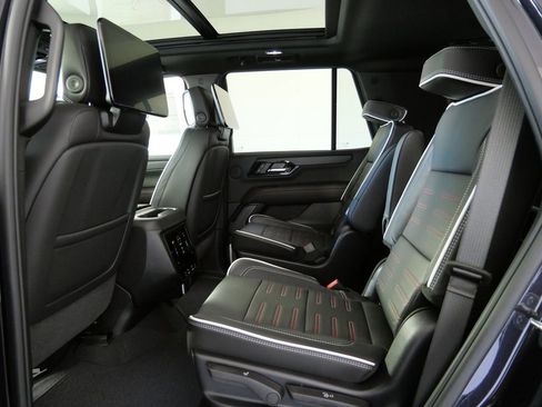 New 2026 GMC Yukon AT4 Ultimate AWD/4WD image 17