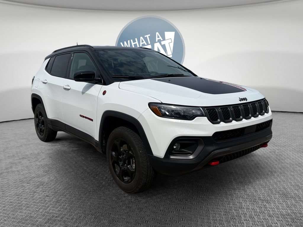 Used 2023 Jeep Compass Trailhawk w/ Trailhawk Convenience Group AWD/4WD image 1