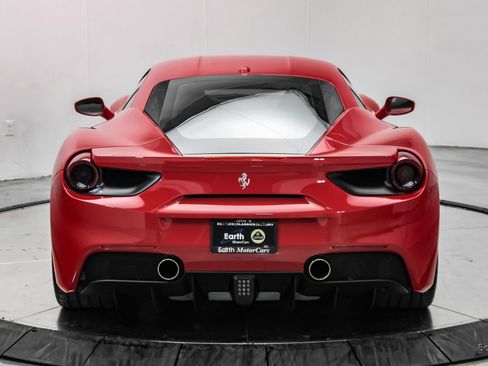 Used 2017 Ferrari 488 GTB RWD image 15