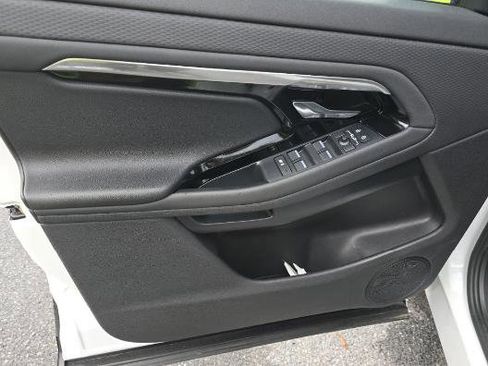 Used 2023 Land Rover Range Rover Evoque S image 12