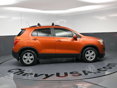 Used 2015 Chevrolet Trax LT w/ LT Sun and Sound Package FWD image 10