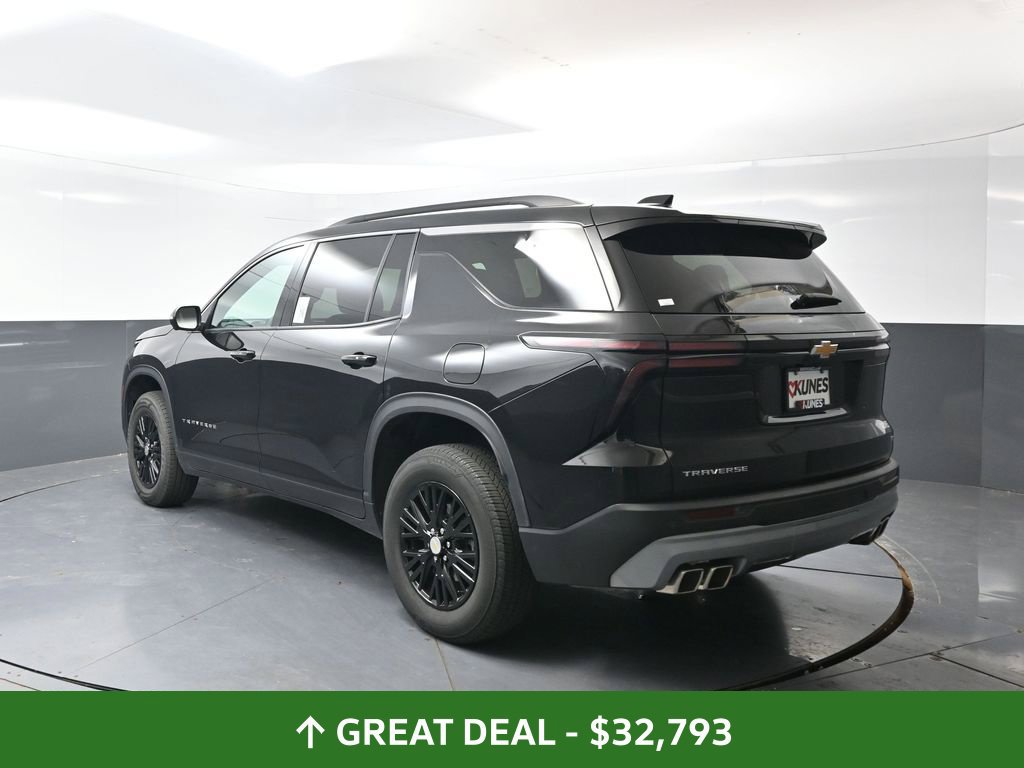 Used 2024 Chevrolet Traverse LT FWD image 11