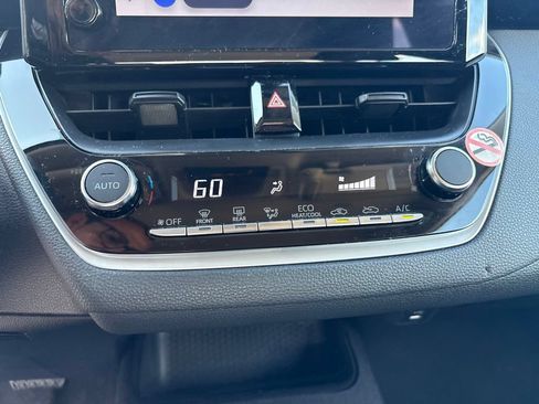 Used 2025 Toyota Corolla LE FWD image 17