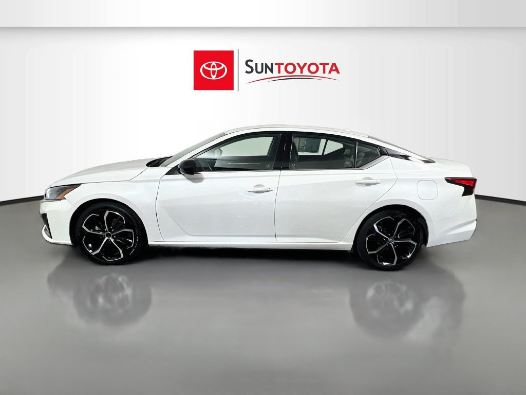 Used 2024 Nissan Altima 2.5 SR FWD image 7
