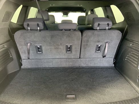 Used 2025 GMC Acadia Elevation image 18