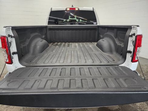 Used 2022 RAM 1500 Big Horn AWD/4WD image 29