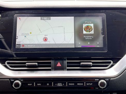 Used 2022 Kia Niro EX image 11