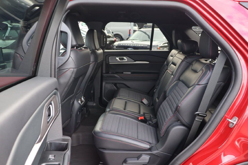 Used 2025 Ford Explorer ST-Line w/ Premium Package AWD/4WD image 21