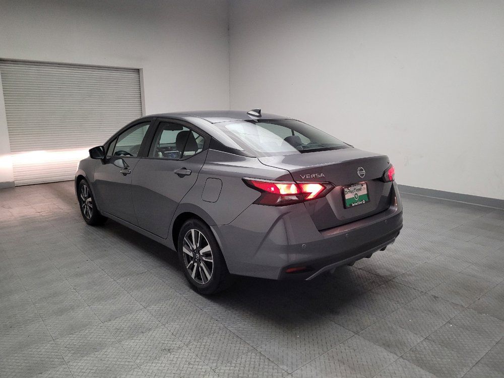 Used 2021 Nissan Versa SV FWD image 5