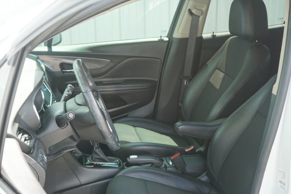 Used 2019 Buick Encore Preferred AWD/4WD image 12