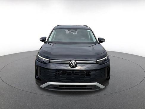 Used 2026 Volkswagen Tiguan SE FWD image 4