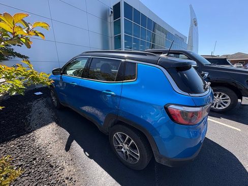 Used 2020 Jeep Compass Latitude AWD/4WD image 4
