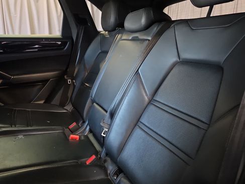Used 2019 Porsche Cayenne S AWD/4WD image 17