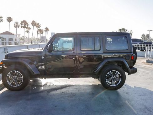 Used 2023 Jeep Wrangler Unlimited Sahara AWD/4WD image 14