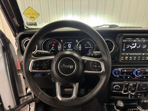 Used 2023 Jeep Wrangler Unlimited Sahara AWD/4WD image 18