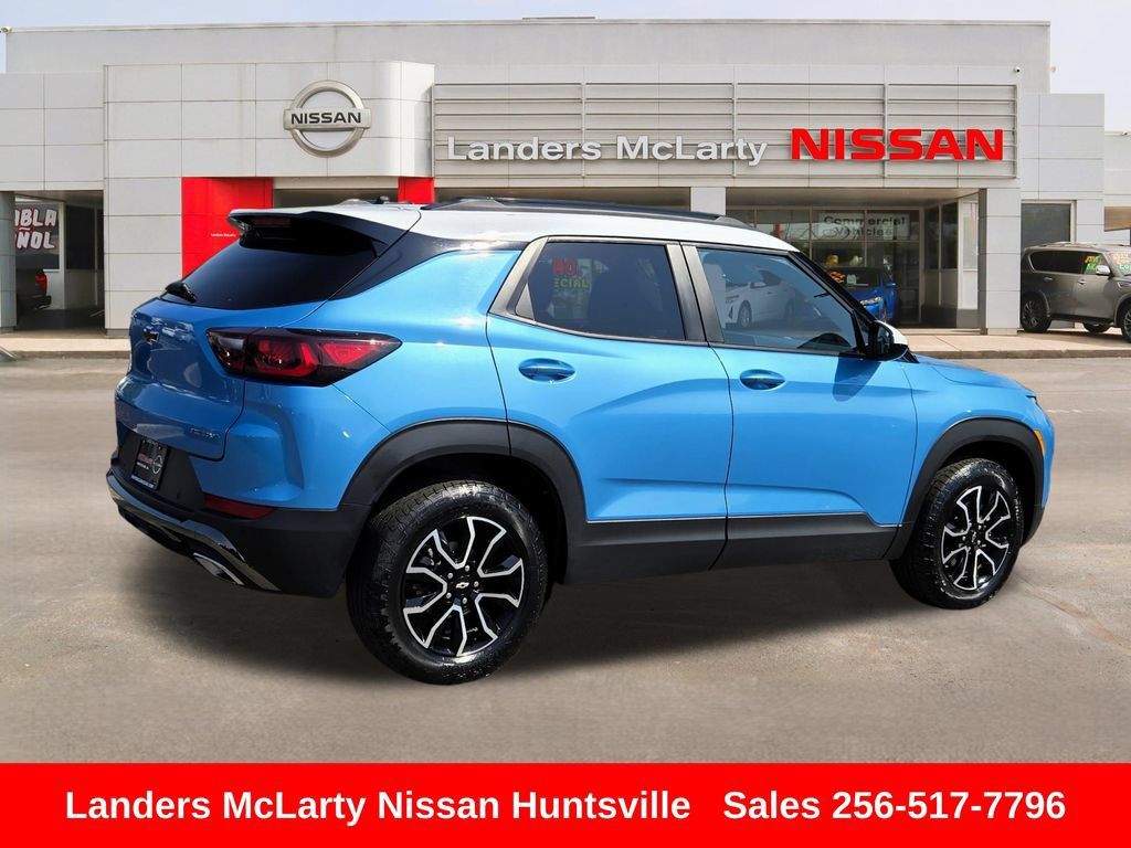 Used 2025 Chevrolet TrailBlazer ACTIV w/ Driver Confidence Package AWD/4WD image 3