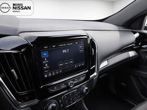 Used 2024 Chevrolet Traverse RS image 9