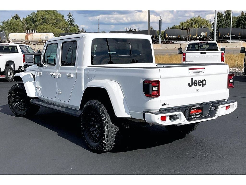 Used 2023 Jeep Gladiator Overland AWD/4WD image 12