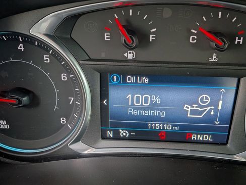 Used 2021 Chevrolet Equinox LT image 25