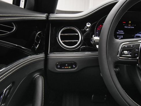 New 2026 Bentley Flying Spur Plug-In Hybrid AWD/4WD image 33