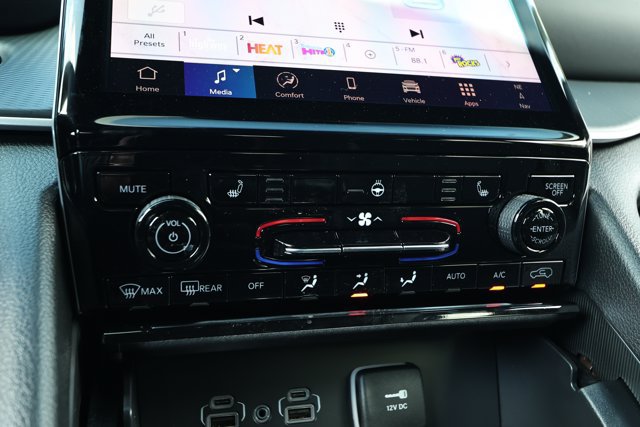 New 2027 Jeep Grand Cherokee Laredo X RWD image 19