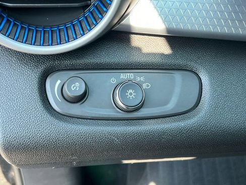 Used 2024 Chevrolet Trax LS w/ LS Convenience Package image 15