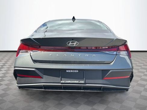 New 2026 Hyundai Elantra SE image 6