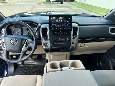 Used 2017 Nissan Titan SV AWD/4WD image 21