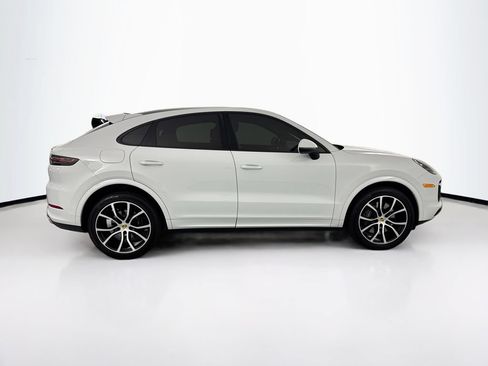 Used 2022 Porsche Cayenne Coupe AWD/4WD image 4