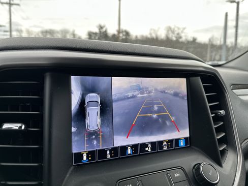 Used 2022 GMC Acadia AT4 w/ Technology Package image 19