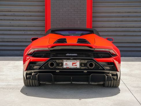 Used 2022 Lamborghini Huracan EVO RWD image 11
