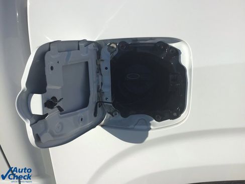 Used 2022 Toyota Tacoma SR image 8