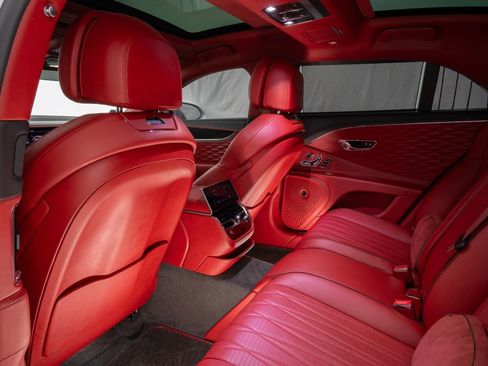Used 2021 Bentley Flying Spur W12 image 9