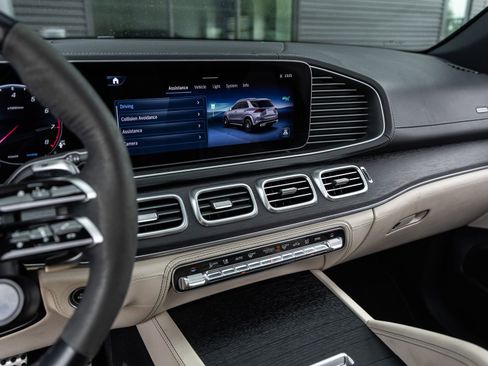 Used 2025 Mercedes-Benz GLE 53 AMG 4MATIC image 25