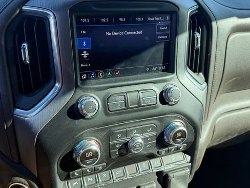 Used 2019 GMC Sierra 1500 Denali w/ Technology Package AWD/4WD image 4