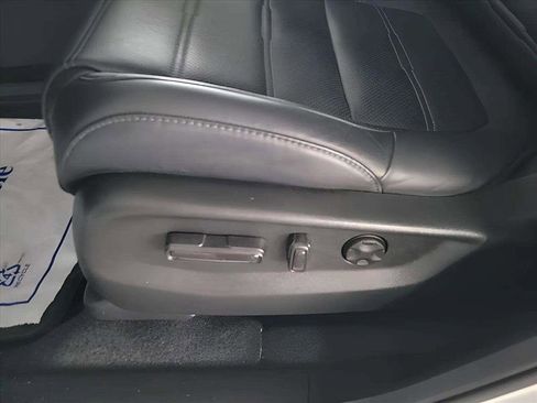 Used 2022 Honda CR-V Touring image 16