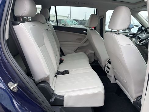 Used 2023 Volkswagen Tiguan SE w/ Panoramic Sunroof Package image 31