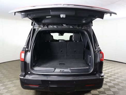 Used 2021 Lincoln Navigator L Reserve w/ Luxury Package AWD/4WD image 20