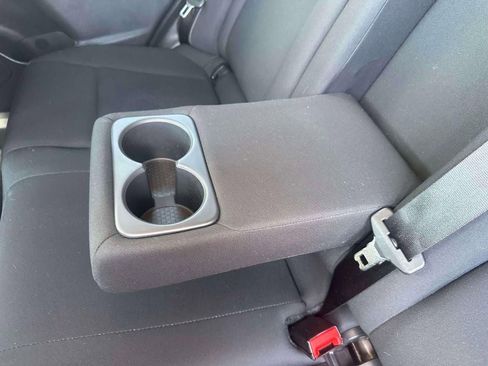 Used 2023 Nissan Rogue S image 11