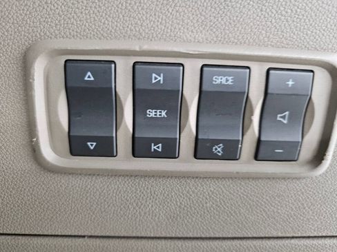 Used 2016 GMC Acadia Denali image 8