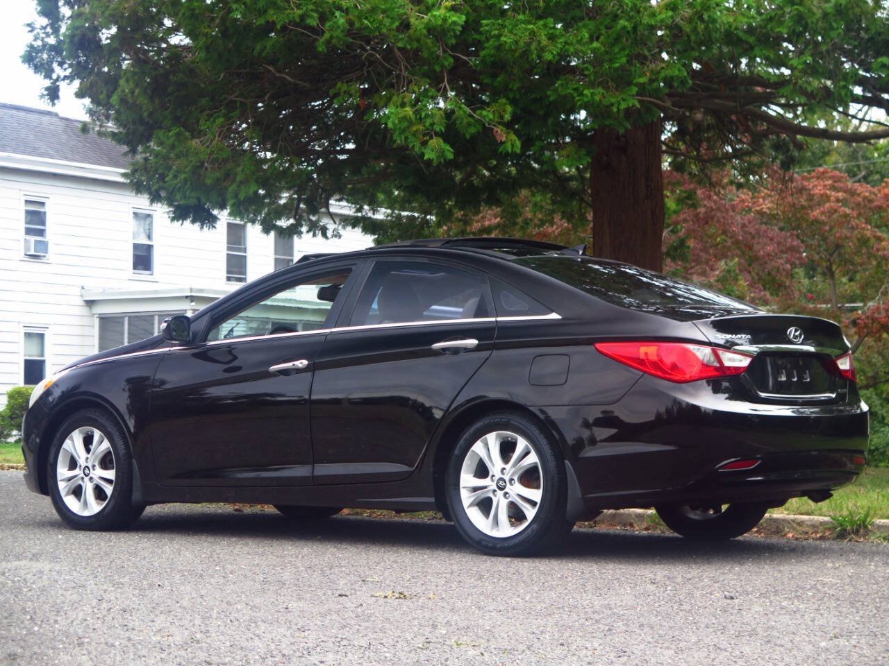 Used 2013 Hyundai Sonata Limited w/ Premium Pkg FWD image 3
