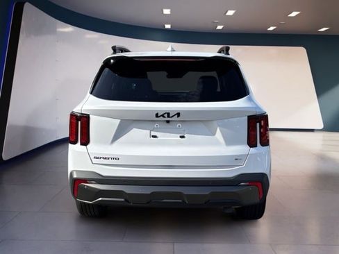 Certified 2025 Kia Sorento X-Line EX image 4