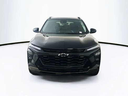 Used 2025 Chevrolet Trax ACTIV w/ Driver Confidence Package image 2