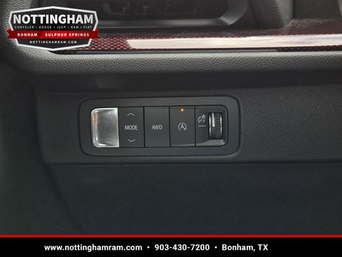 Used 2024 Chevrolet Traverse Z71 w/ Enhanced Driving Package AWD/4WD image 18
