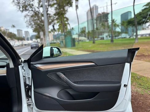 Used 2023 Tesla Model 3 Standard Range image 14