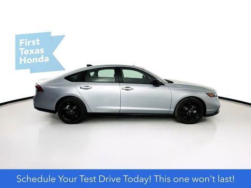 Used 2025 Honda Accord SE image 10