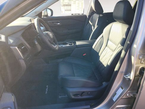 Used 2026 Nissan Rogue Platinum w/ Platinum Premium Package AWD/4WD image 10