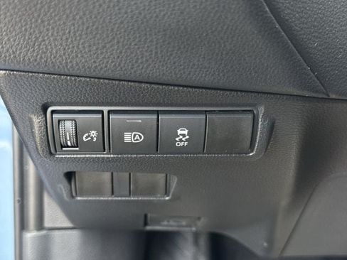 Used 2026 Toyota Corolla Cross XLE AWD/4WD image 24