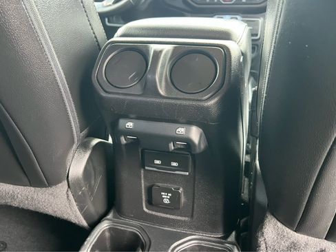 Used 2021 Jeep Gladiator Overland w/ Popular Equipment Package AWD/4WD image 23