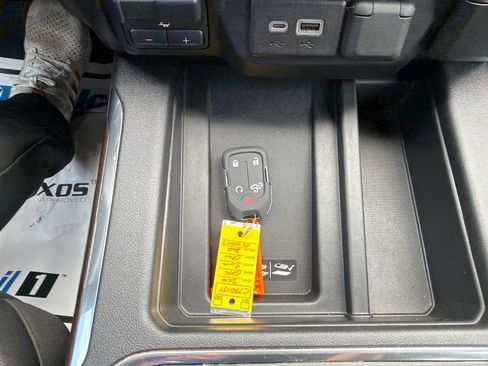 Used 2019 GMC Sierra 1500 SLT w/ SLT Premium Plus Package AWD/4WD image 31